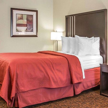 Quality Inn & Suites Woodland - Sacramento Airport Eksteriør billede