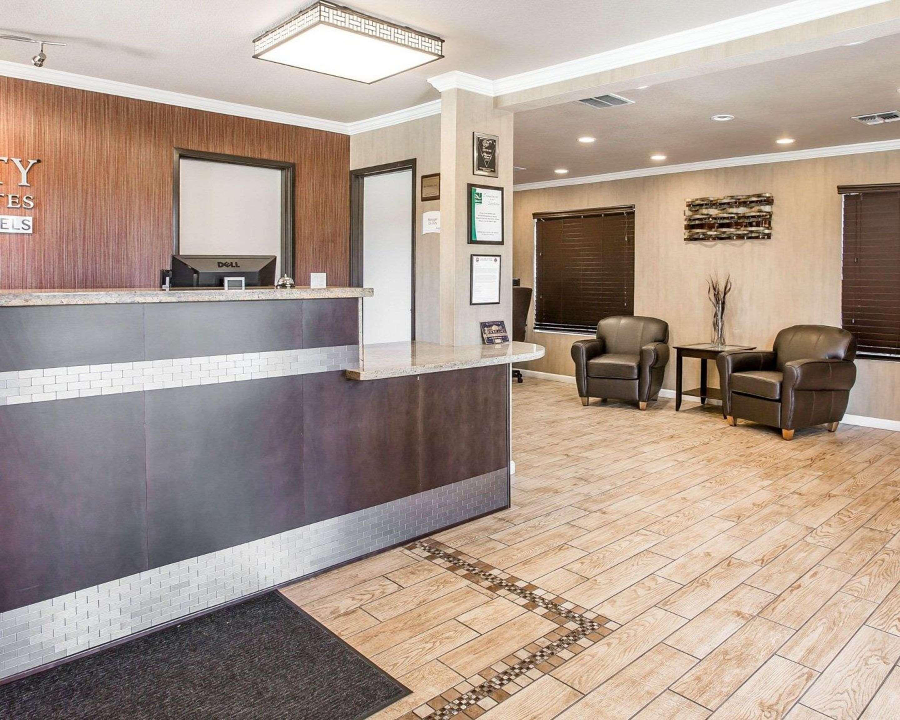 Quality Inn & Suites Woodland - Sacramento Airport Eksteriør billede
