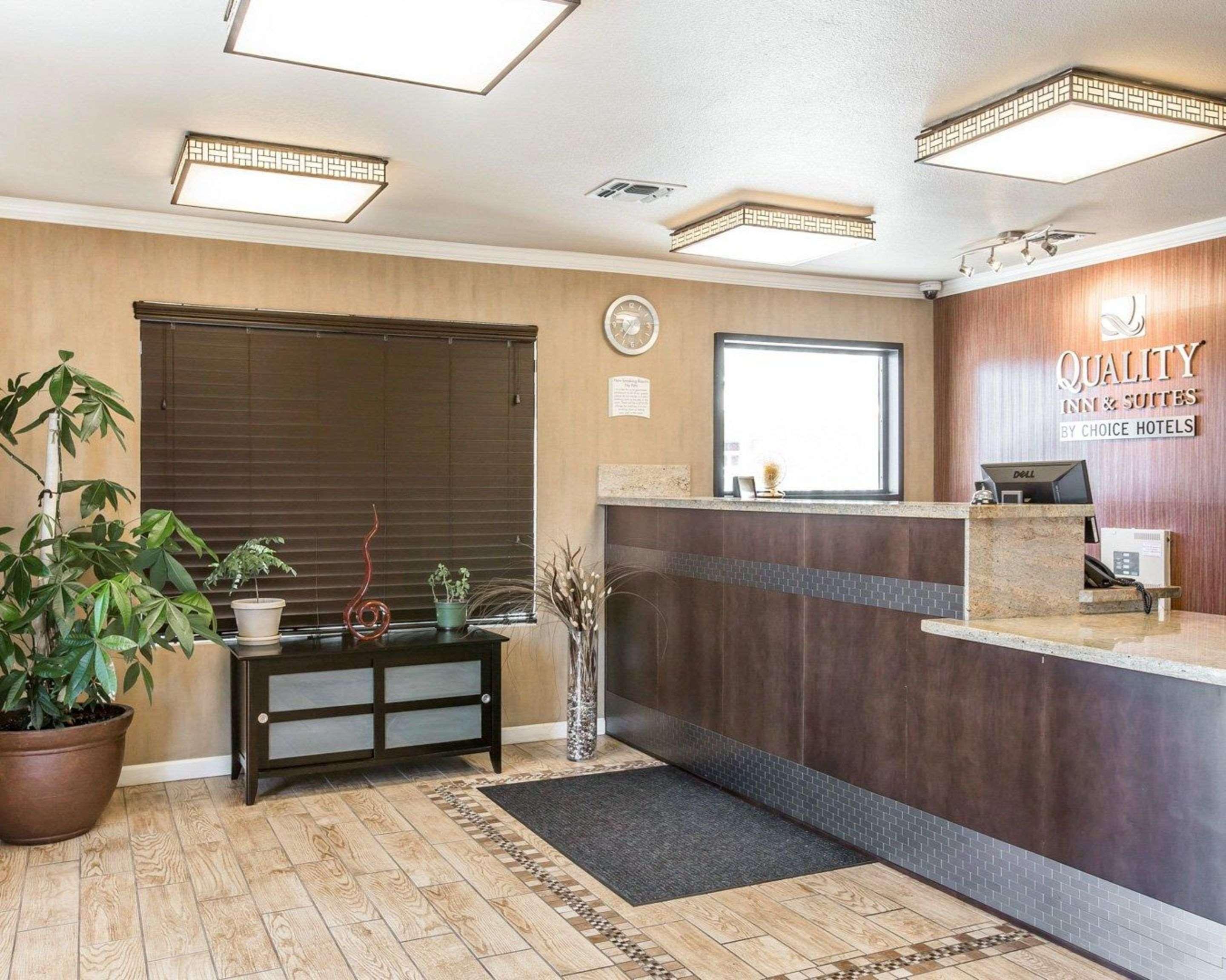 Quality Inn & Suites Woodland - Sacramento Airport Eksteriør billede