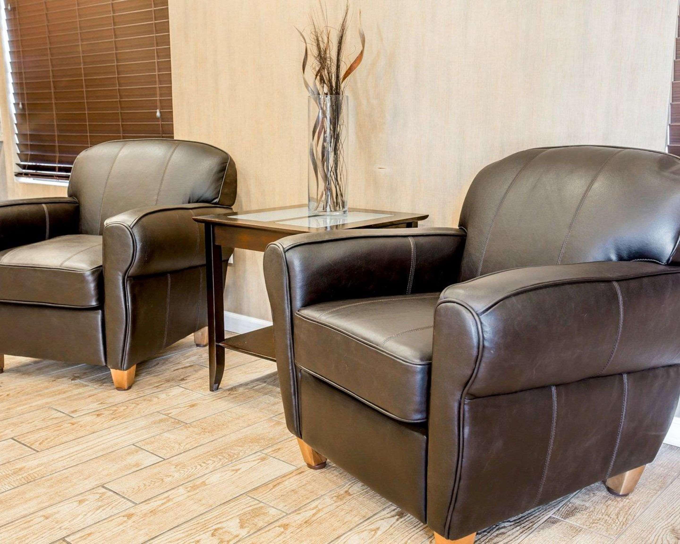Quality Inn & Suites Woodland - Sacramento Airport Eksteriør billede