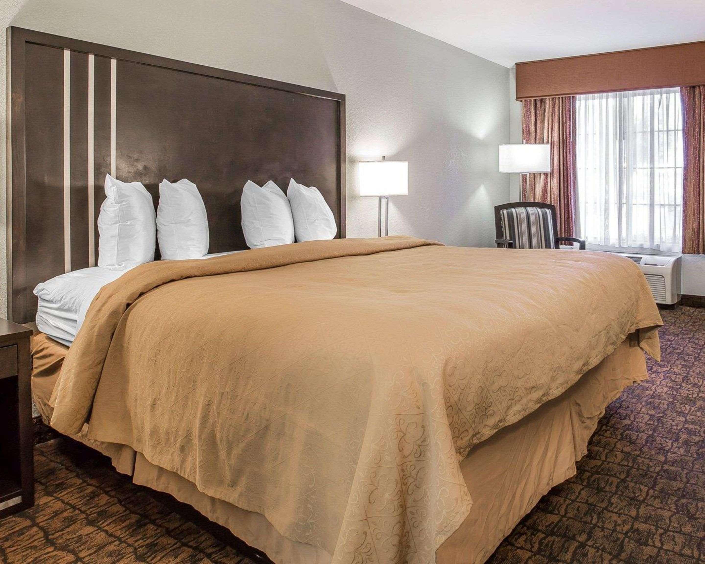 Quality Inn & Suites Woodland - Sacramento Airport Eksteriør billede