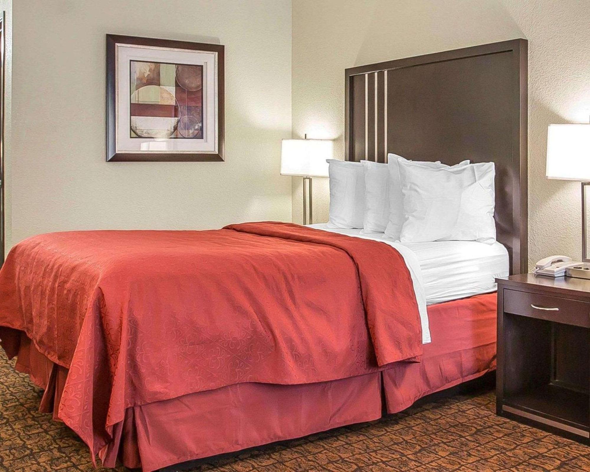 Quality Inn & Suites Woodland - Sacramento Airport Eksteriør billede
