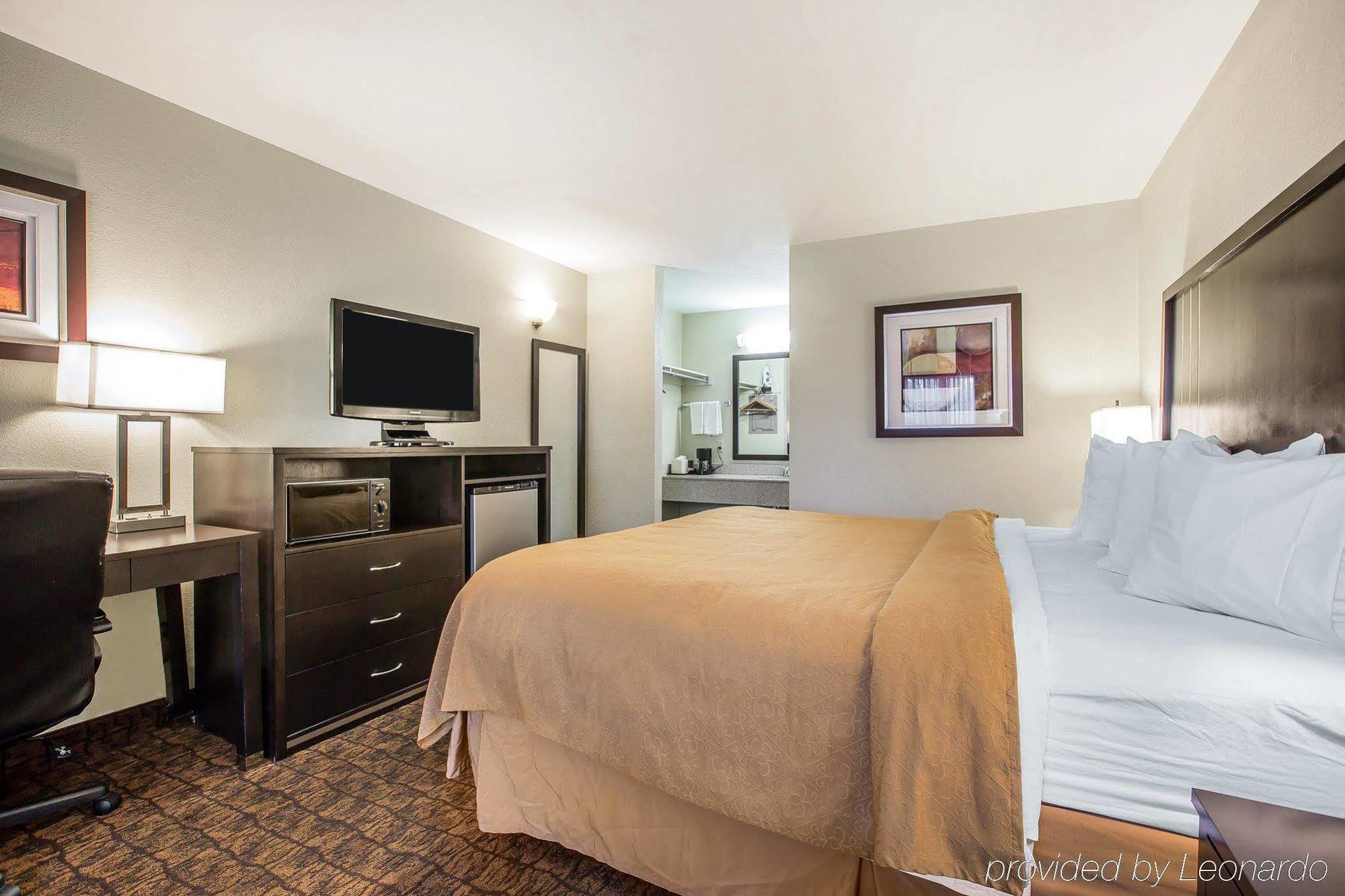 Quality Inn & Suites Woodland - Sacramento Airport Eksteriør billede