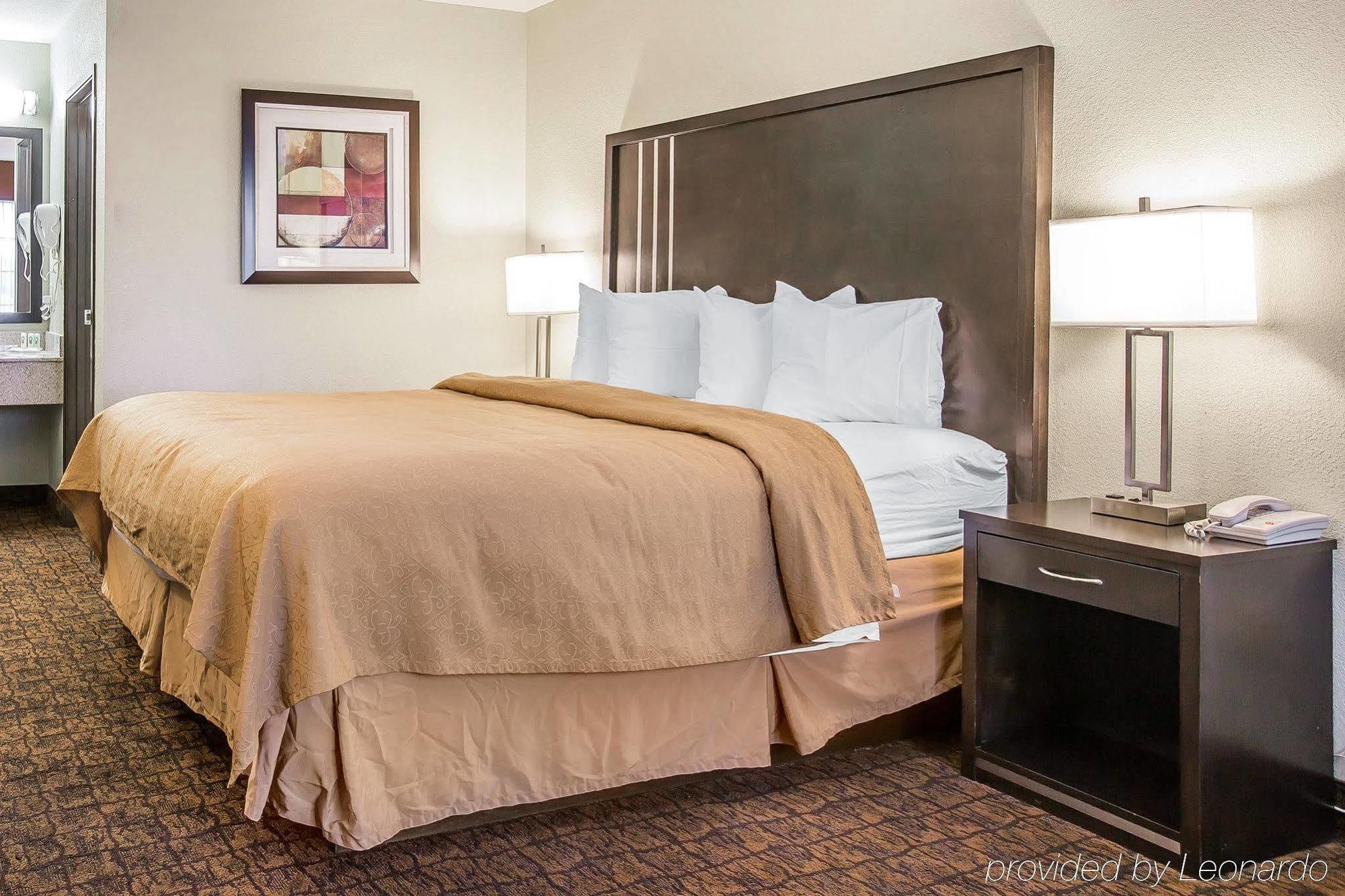 Quality Inn & Suites Woodland - Sacramento Airport Eksteriør billede
