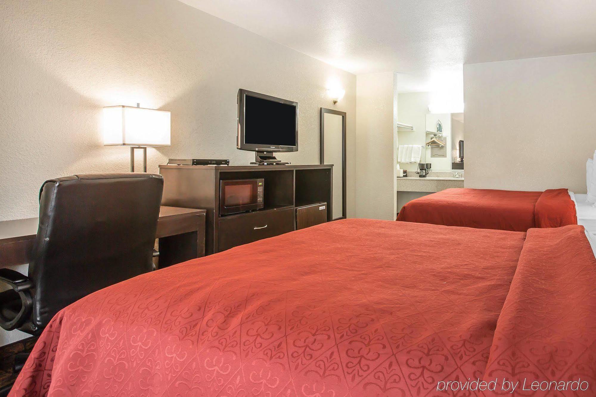 Quality Inn & Suites Woodland - Sacramento Airport Eksteriør billede